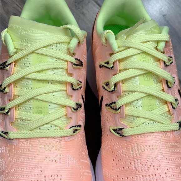 NIKE W AIR ZOOM PEGASUS 36 PRM RISE - Picture 4 of 16